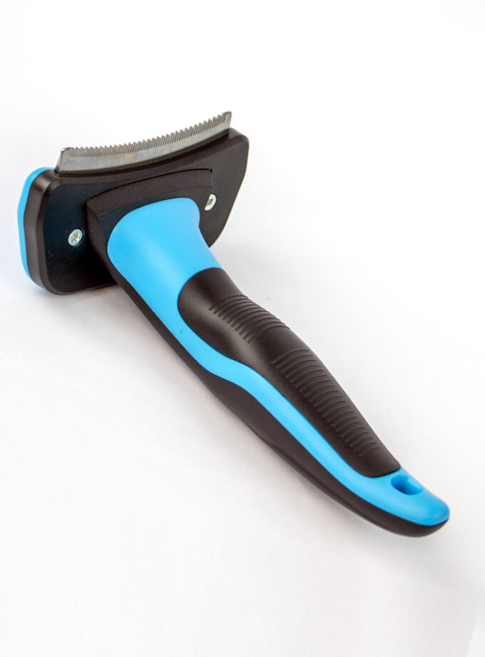 DESHEDDING BRUSH